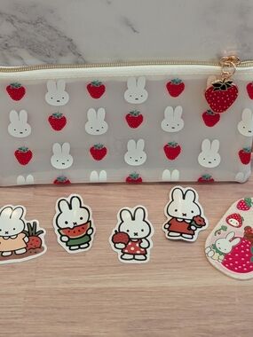 miffy Strawberry Theme Pouch & Bag Clip